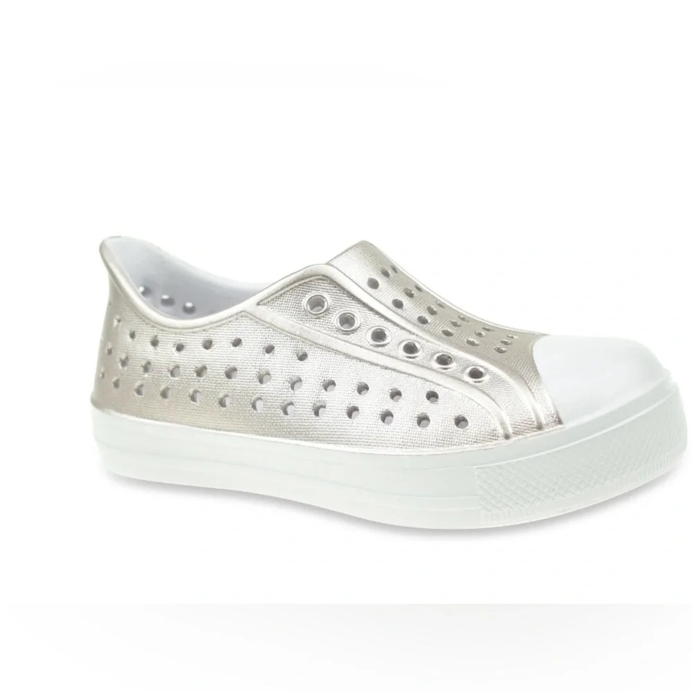 🔴‎ 3/$12 Wonder Nation Girls Gold Water Shoes! NWT! Size 7-8